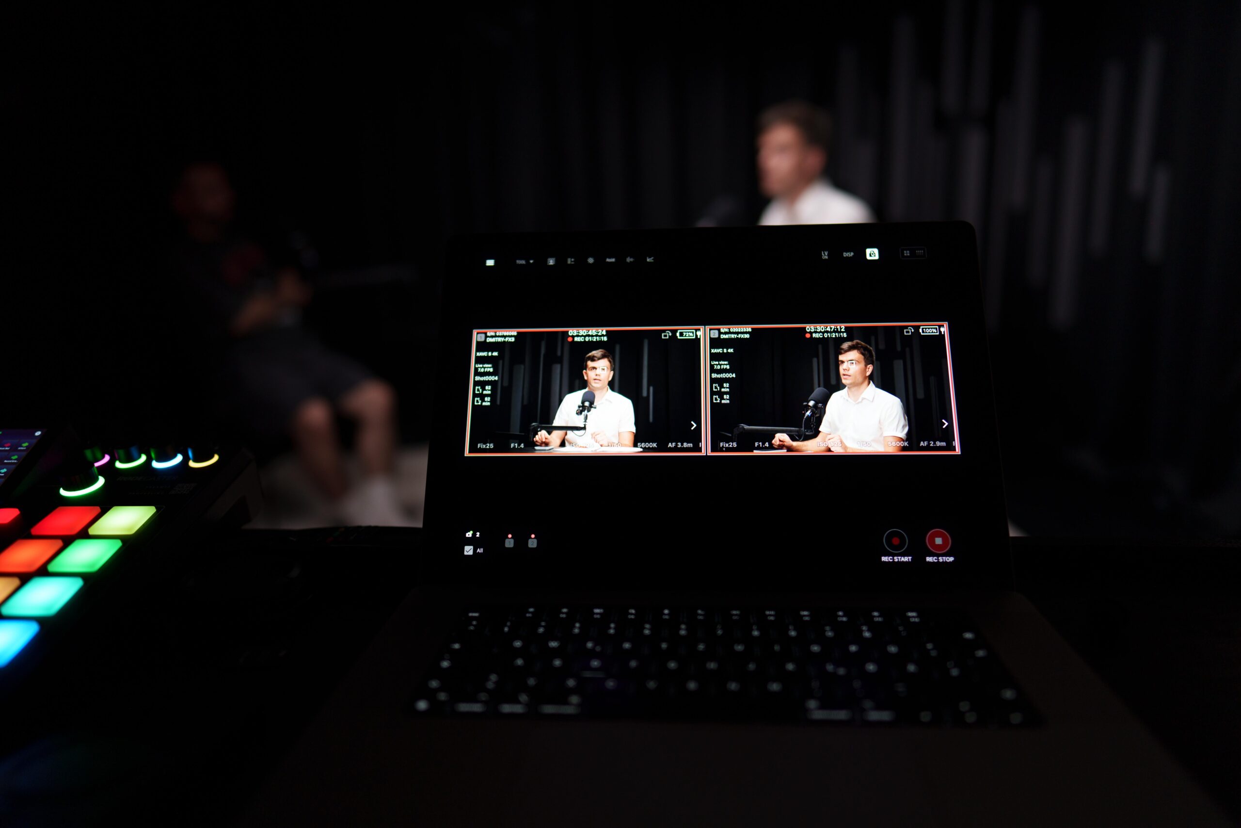 Video-Podcast Produktion in Frankfurt: Aufbau mit Kamera, Licht und Mikrofonen